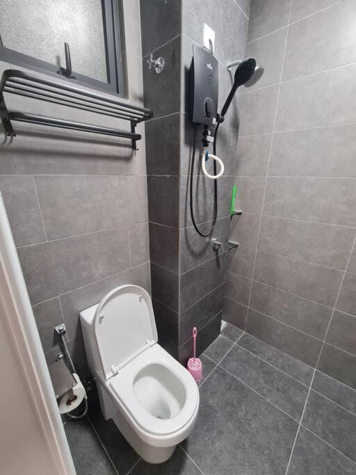 Tiny Near Gleneagles 10 Mins To Klcc Apartment *